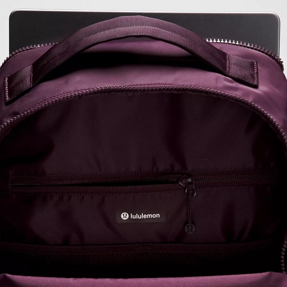 Lululemon New Crew Backpack 22L Updated Black Plum - Picture 5 of 9